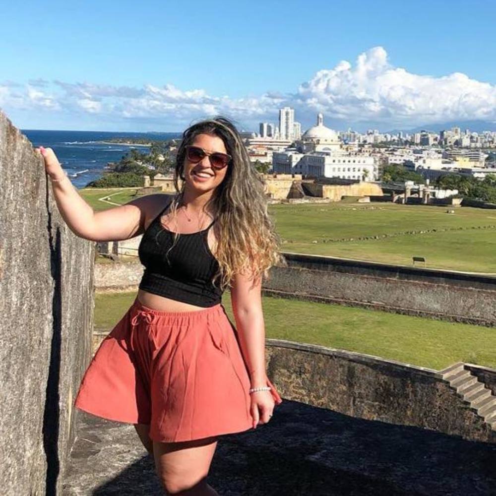 Meet your Posher, Laura